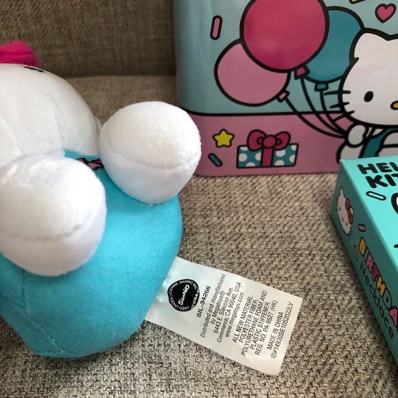 Hello Kitty Birthday Gift Set/Box - Picture 9 of 13